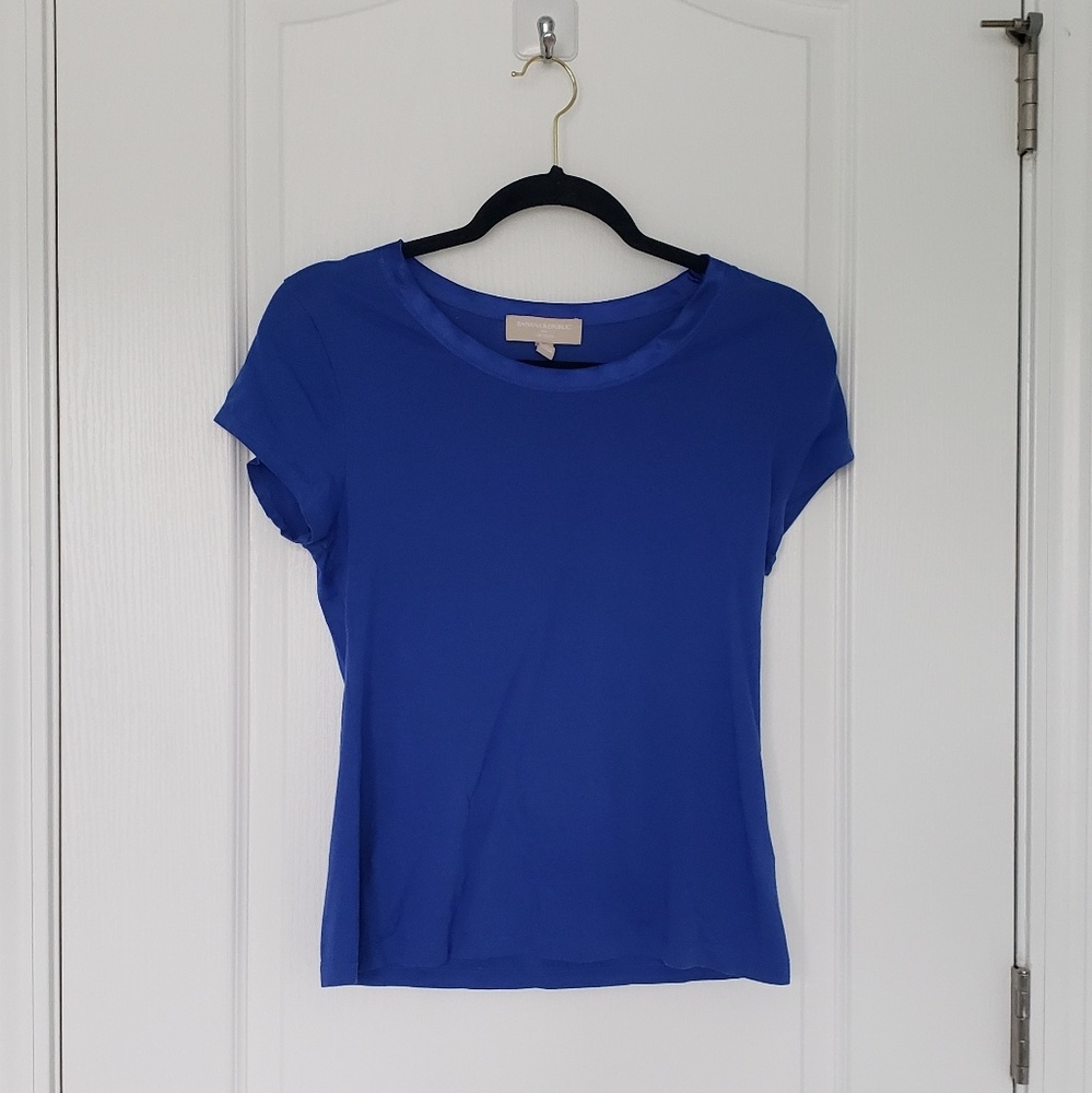 🎈 BANANA REPUBLIC Luxe touch bright blue tee